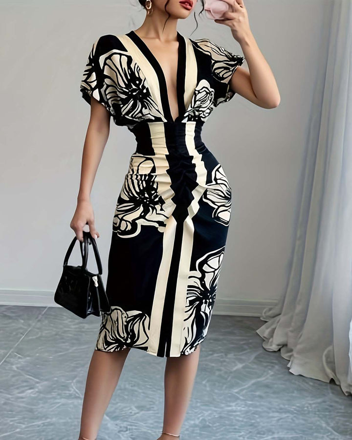 Leah - Chic Pleated Dress