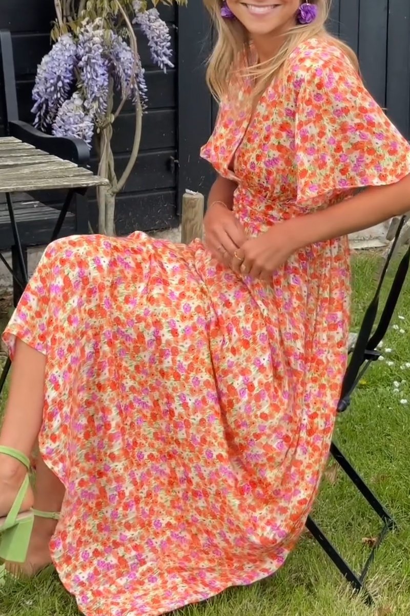 Lila - Elegant V-Neck Maxi Dress